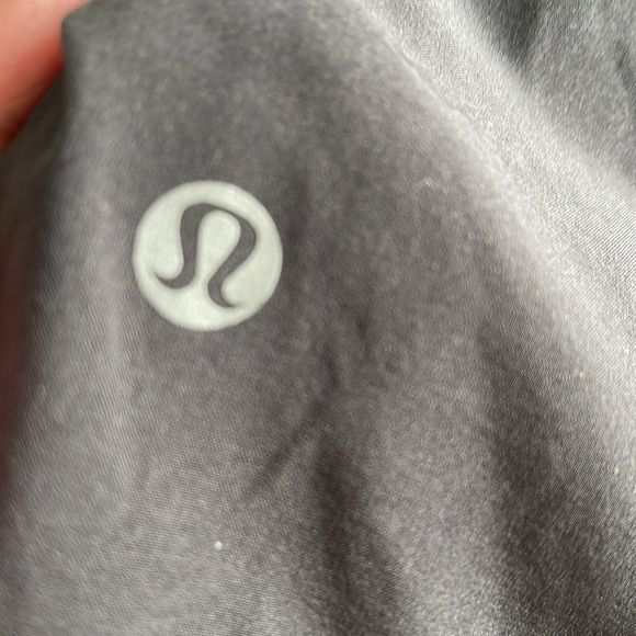 Lululemon speed up shorts black with reflective dots - Picture 3 of 8